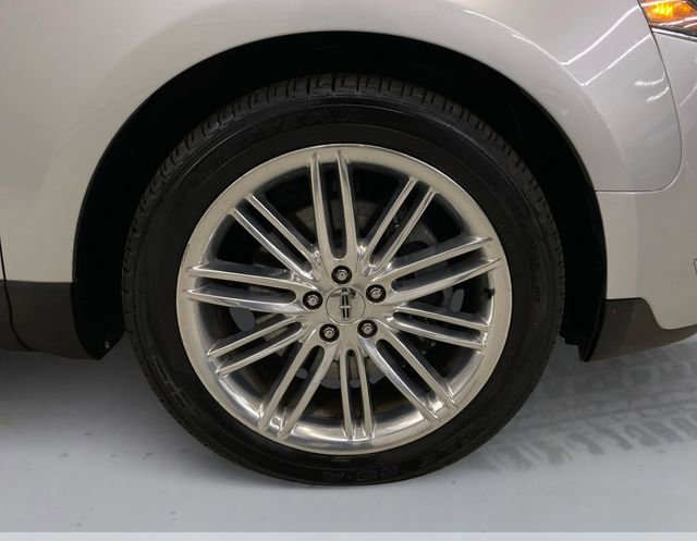 Used 2019 Lincoln MKT AWD image 16