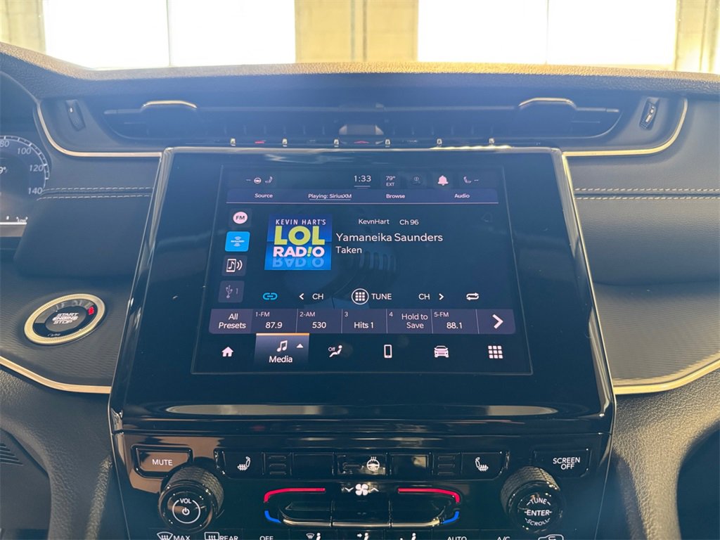 New 2025 Jeep Grand Cherokee Laredo X w/ Luxury Tech Group I image 17