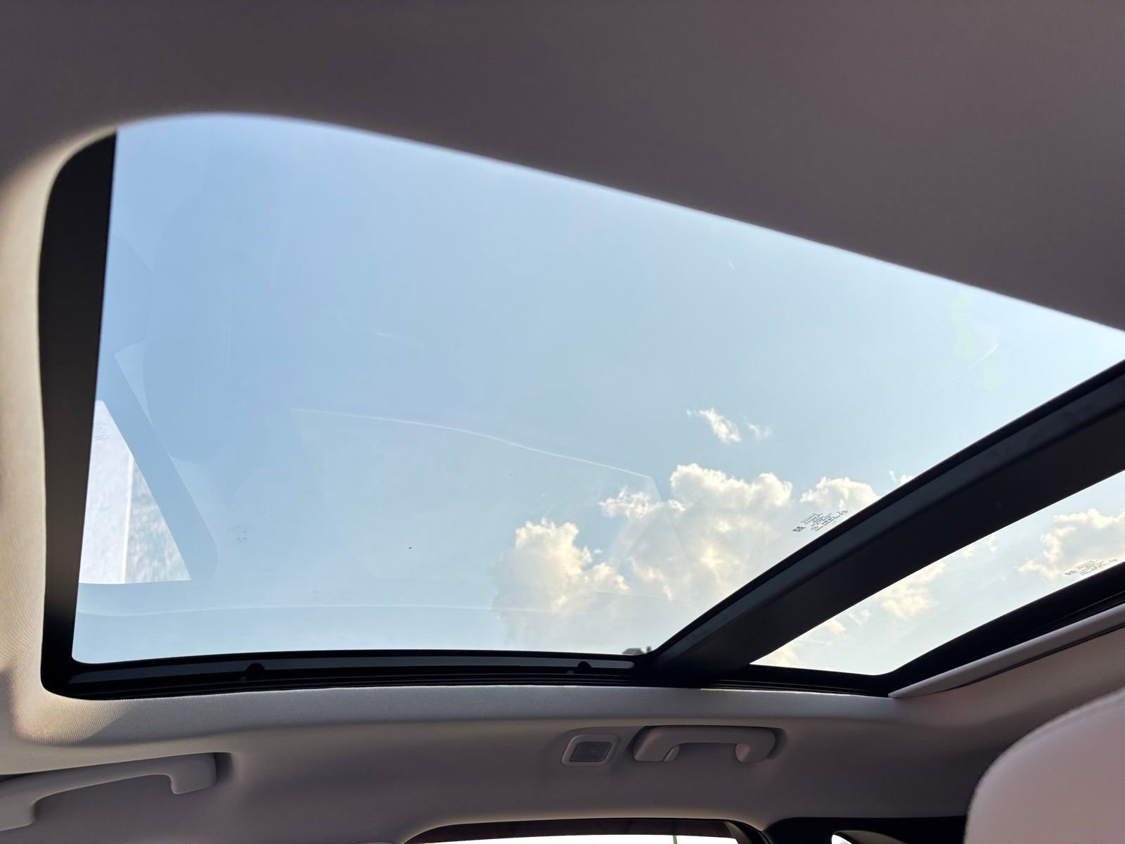 Used 2022 Ford Escape Titanium FWD image 7