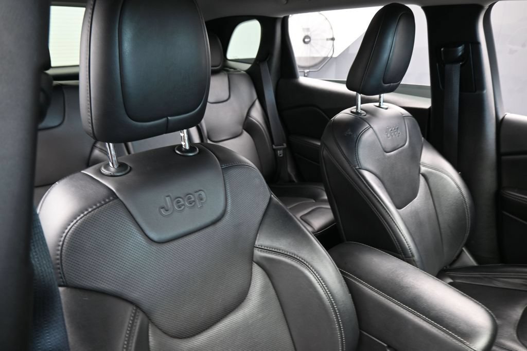 Used 2022 Jeep Cherokee Latitude Lux FWD image 39