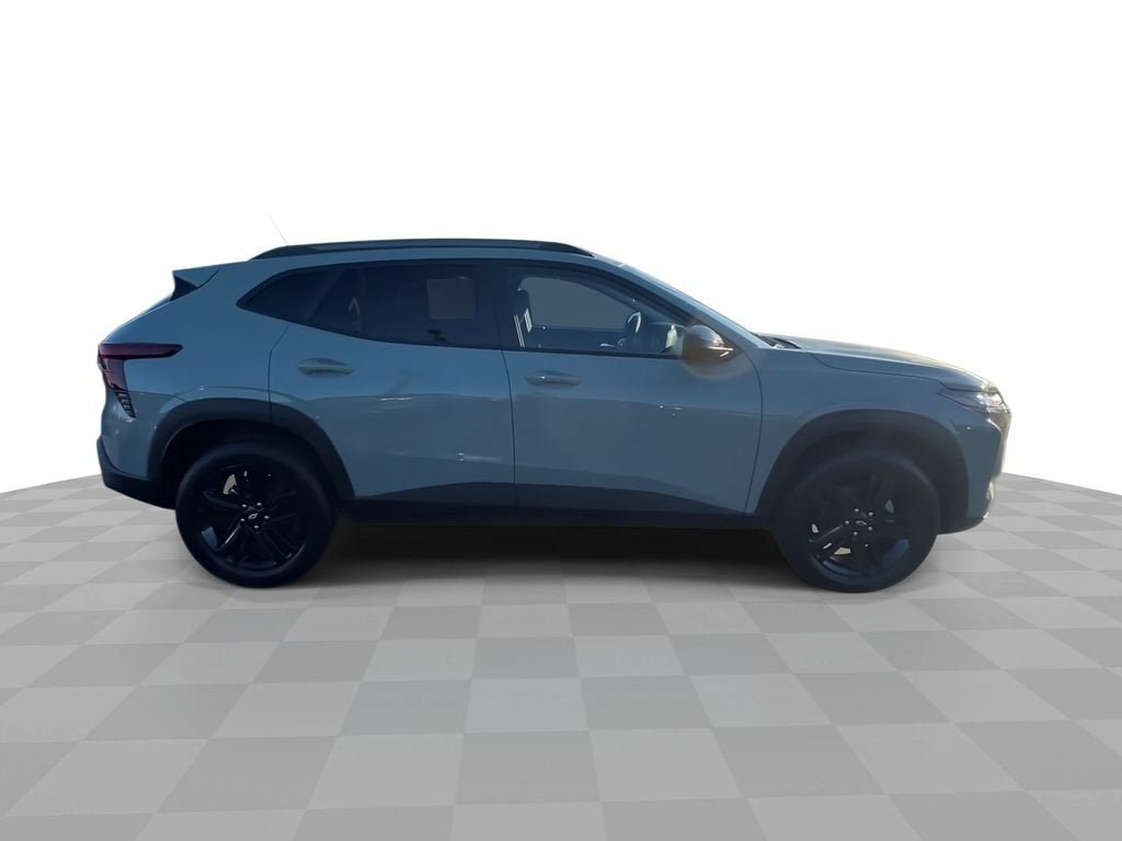 New 2026 Chevrolet Trax ACTIV w/ Sunroof Package FWD image 9