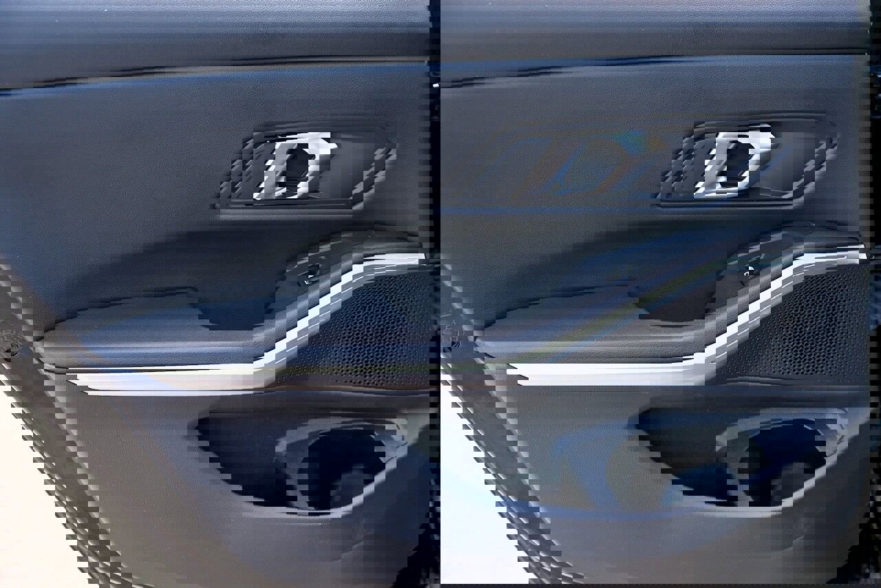 Used 2024 BMW 330i Sedan image 11