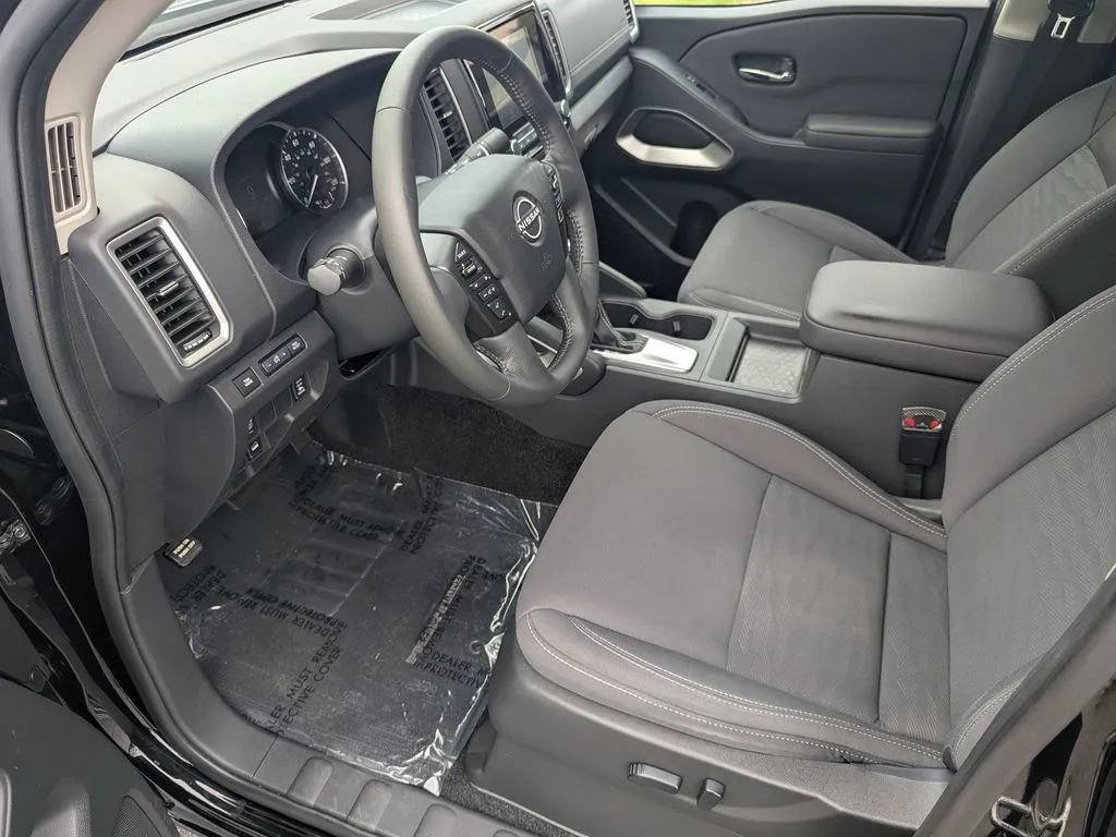 Certified 2024 Nissan Frontier SV w/ Hardbody Edition AWD/4WD image 9