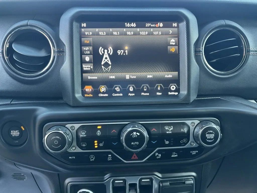 Used 2023 Jeep Wrangler Altitude image 13