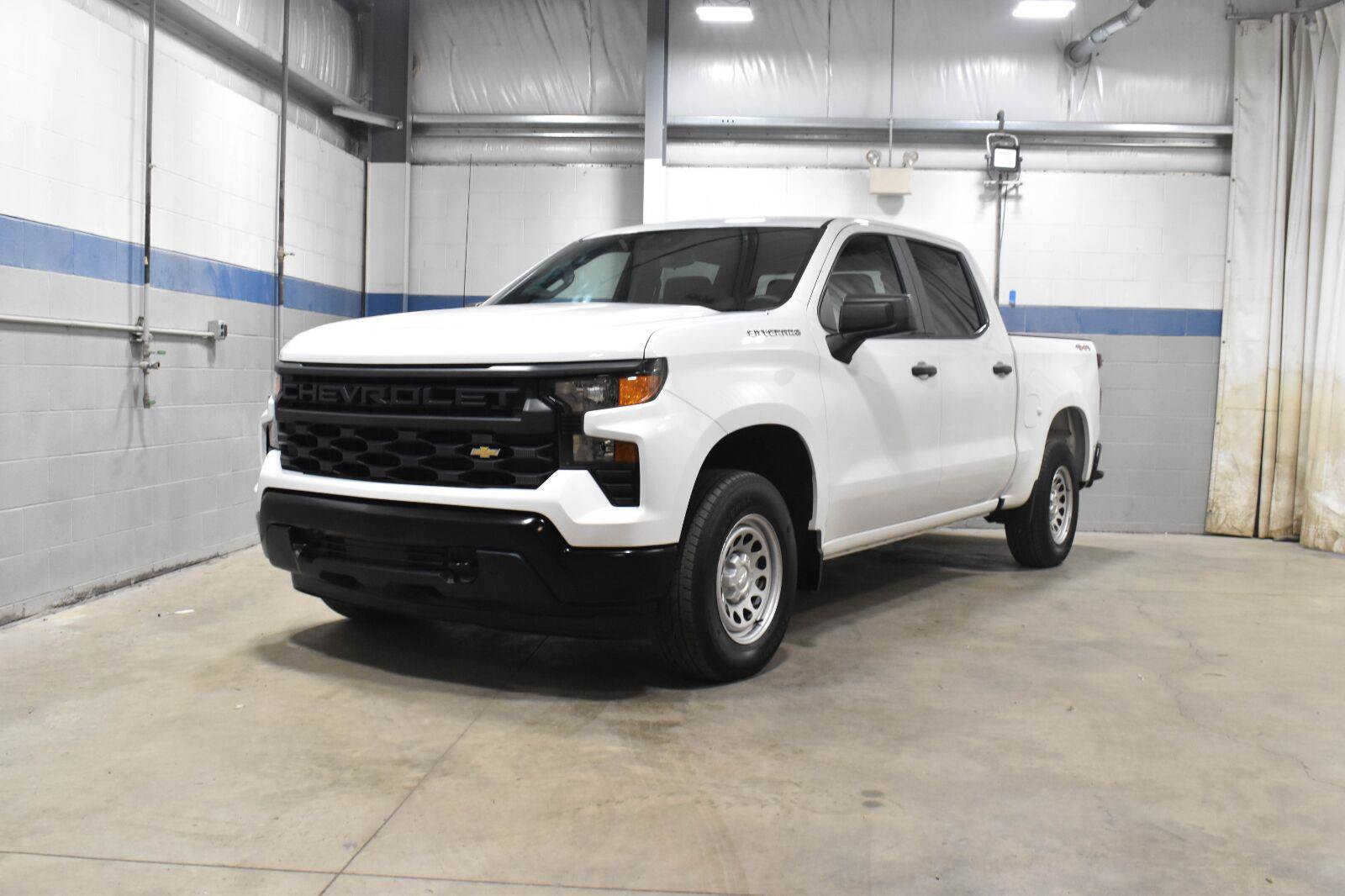 Used 2023 Chevrolet Silverado 1500 W/T w/ WT Value Package AWD/4WD image 2