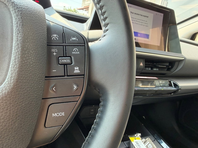 Used 2025 Toyota Prius LE FWD image 17