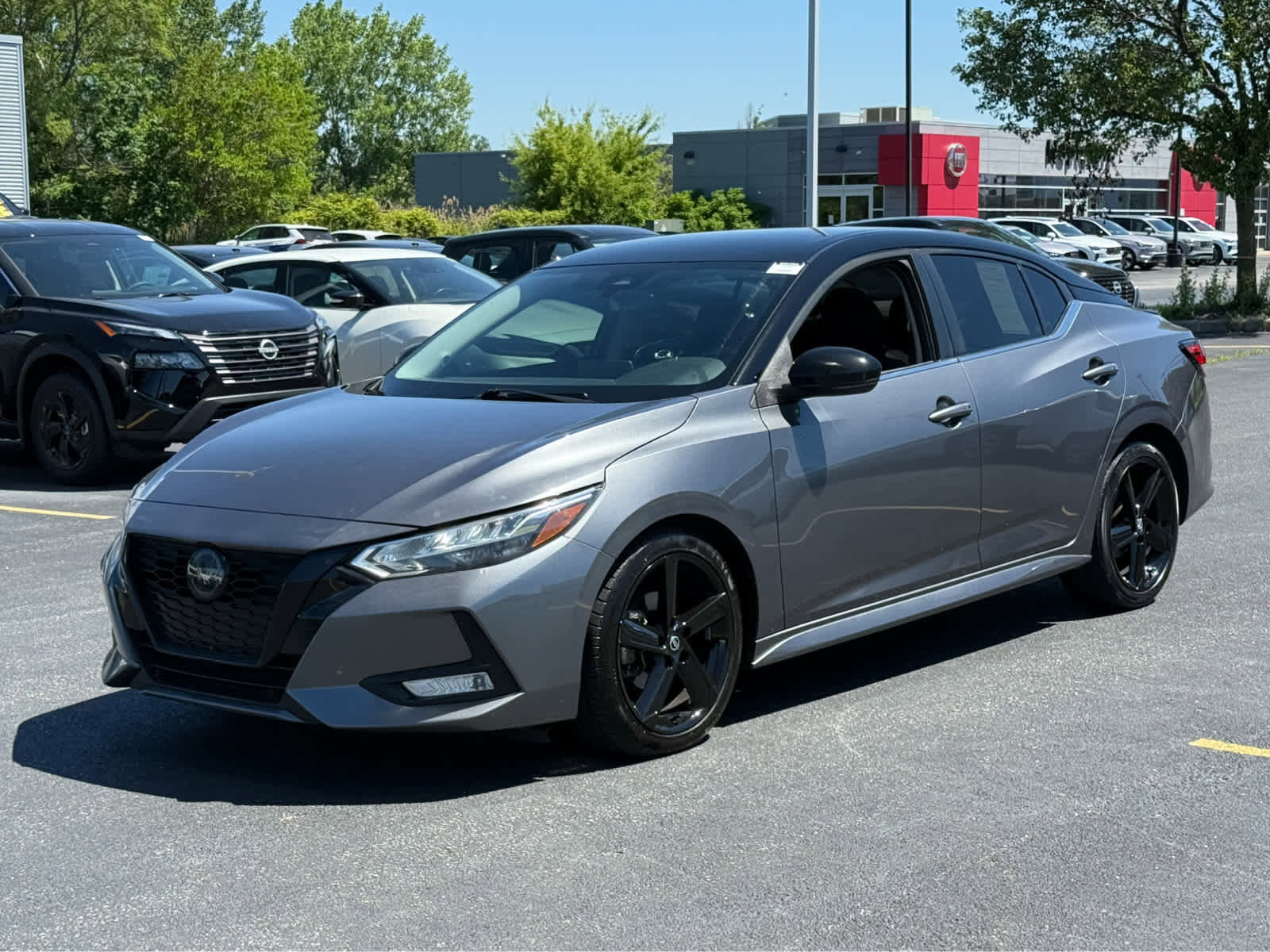 Used 2022 Nissan Sentra SR w/ Midnight Edition FWD image 3