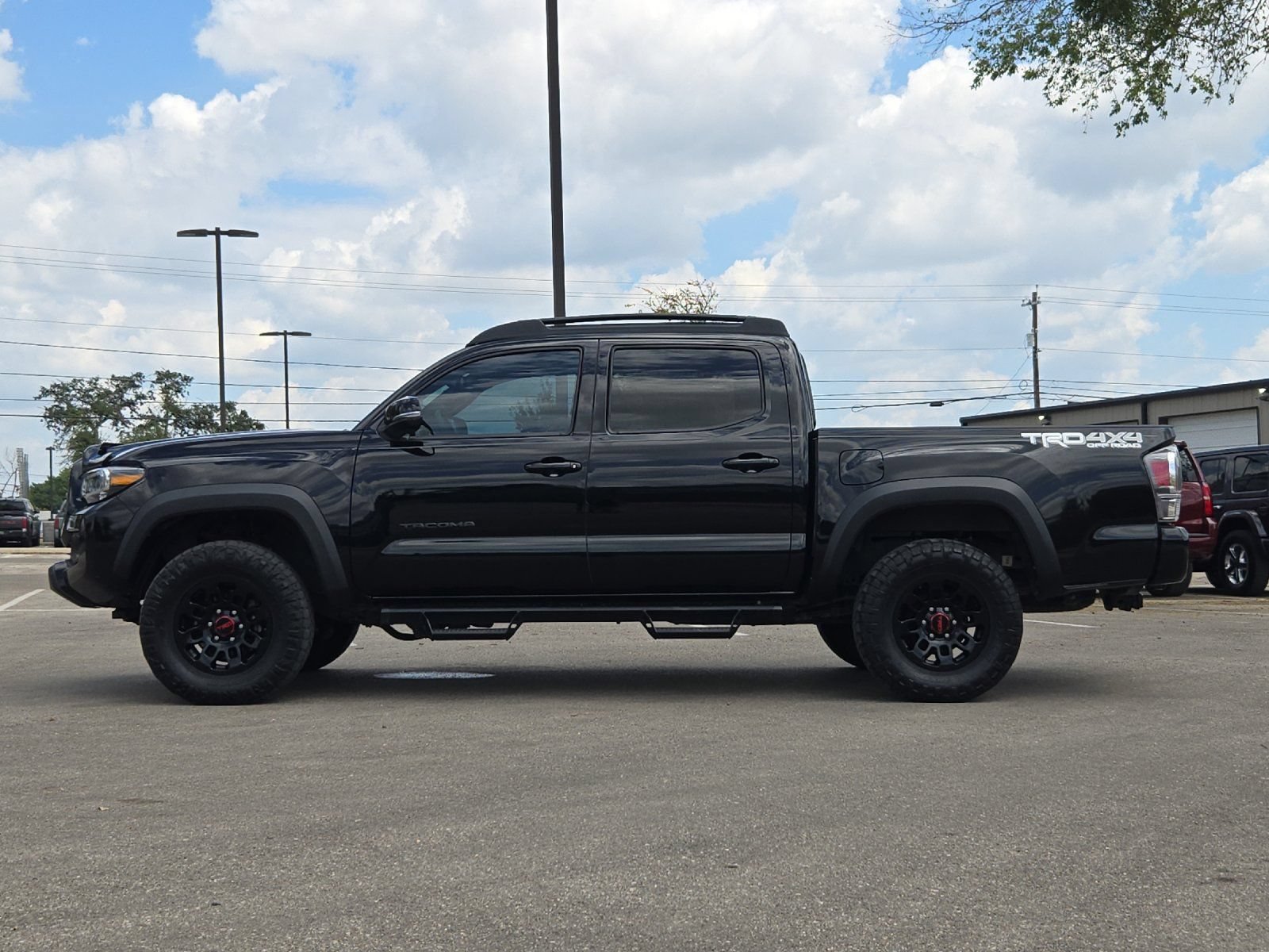 Used 2023 Toyota Tacoma TRD Off-Road w/ Technology Package AWD/4WD image 2