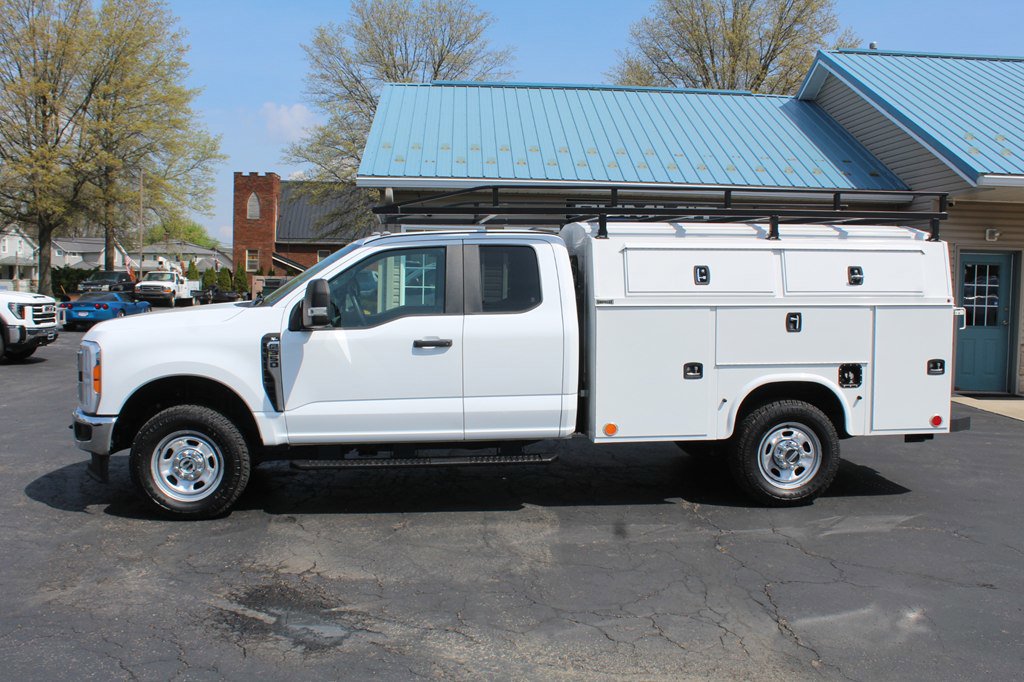 Used 2023 Ford F350 XL w/ XL Chrome Package AWD/4WD image 2