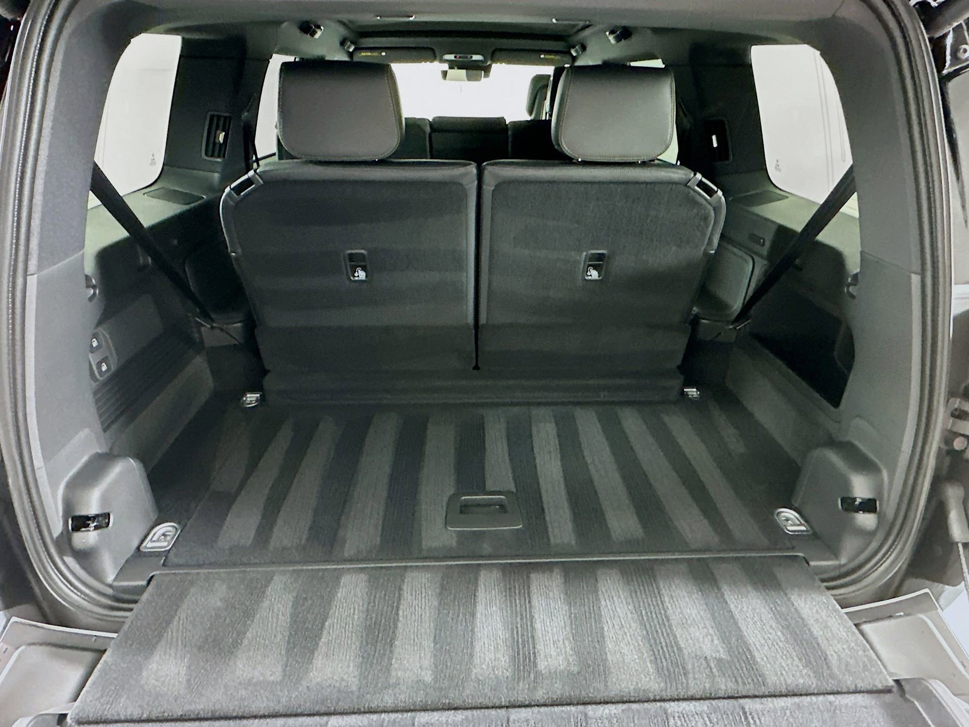 Used 2026 Rivian R1S Adventure image 27