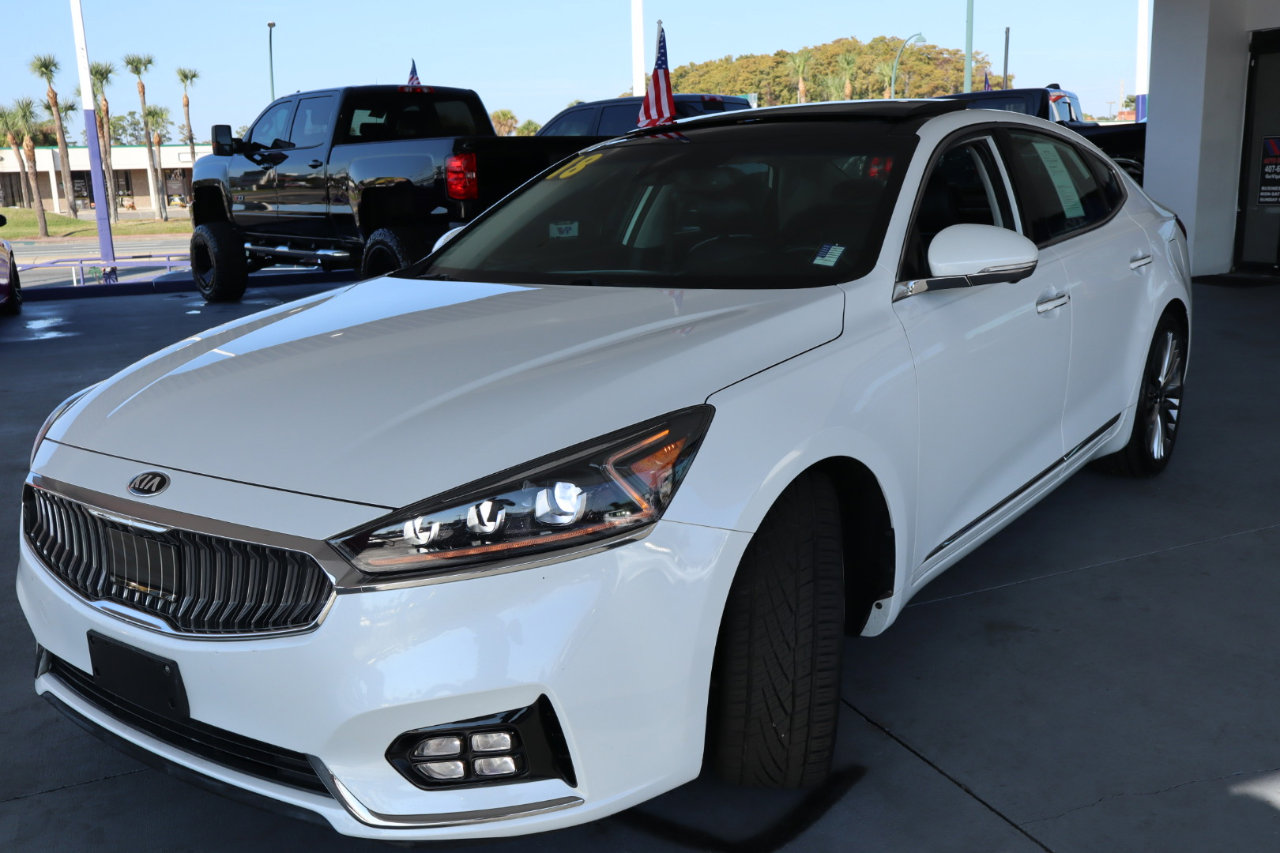 Used 2018 Kia Cadenza Limited image 9