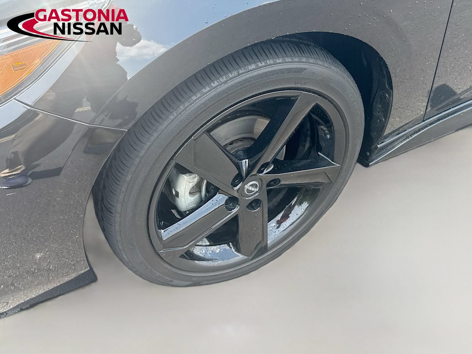 Used 2025 Nissan Sentra SR FWD image 32