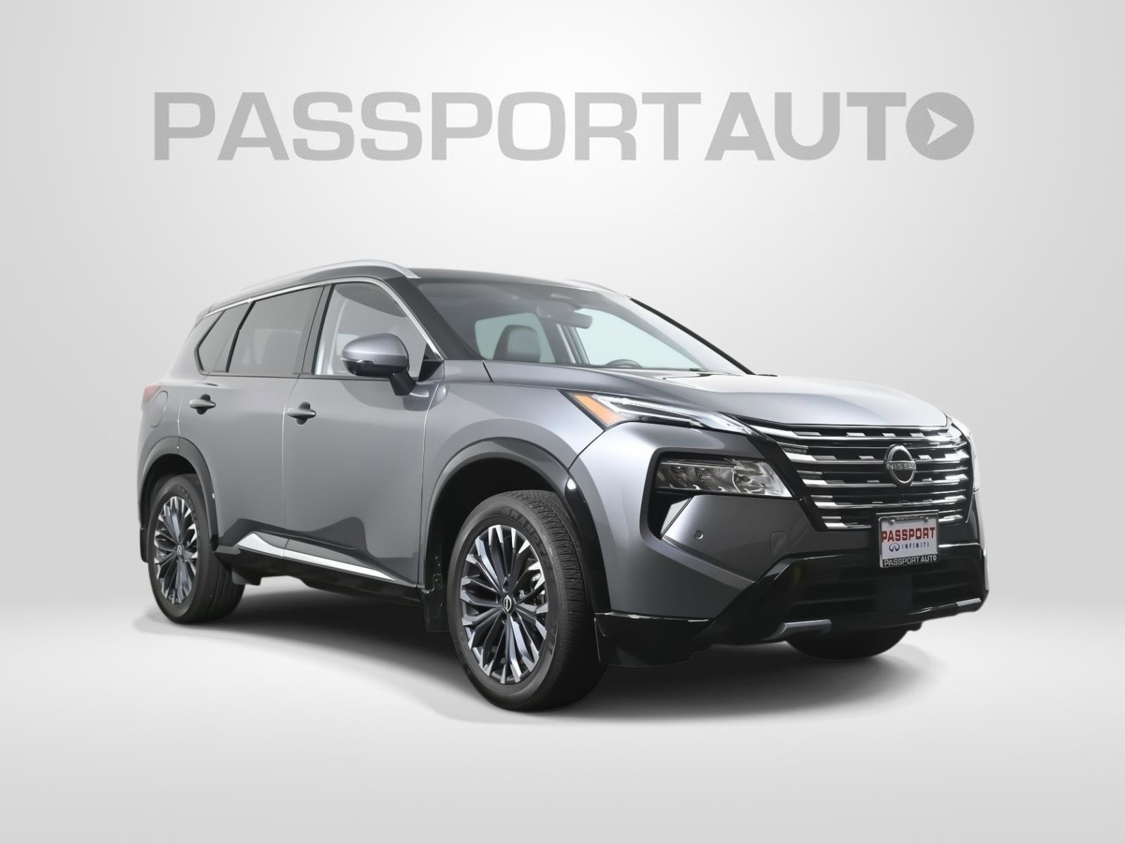 Used 2024 Nissan Rogue Platinum image 3