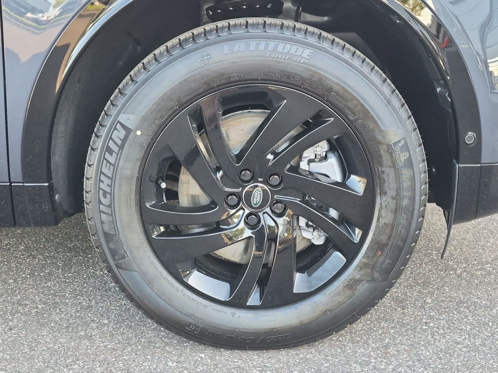 New 2026 Land Rover Discovery Sport Landmark AWD/4WD image 13