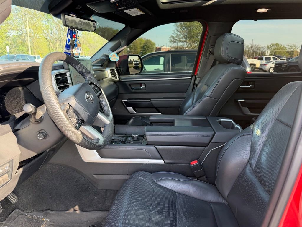 Used 2023 Toyota Sequoia Platinum AWD/4WD image 5