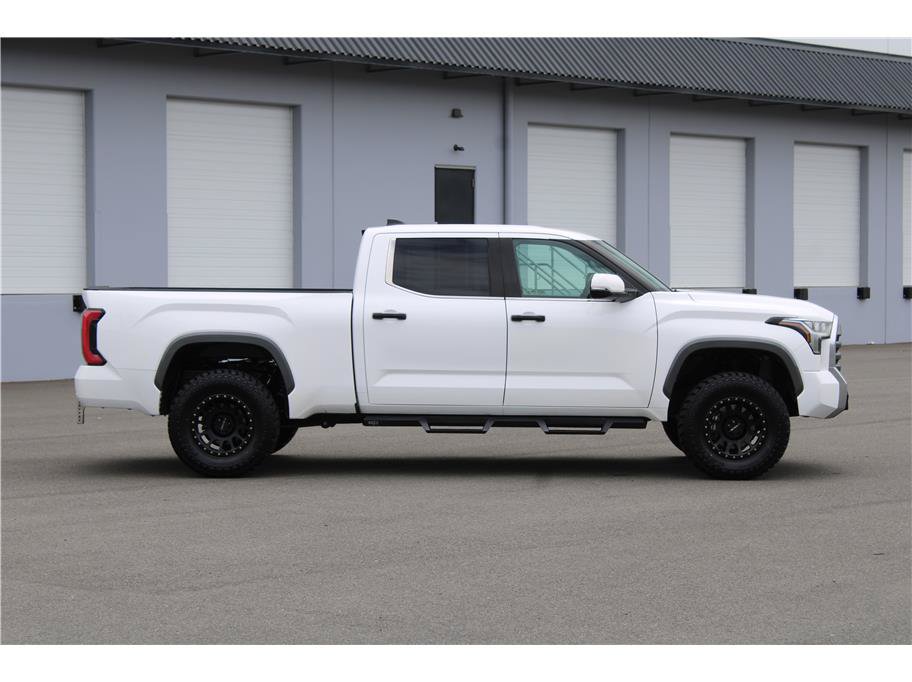 Used 2024 Toyota Tundra Limited AWD/4WD image 4