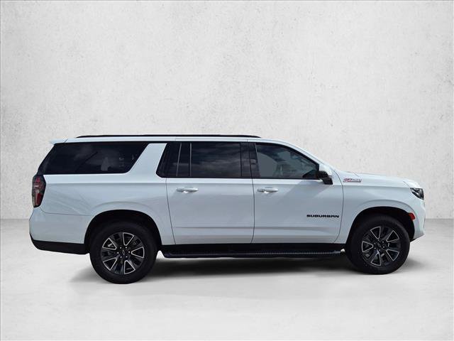 Used 2023 Chevrolet Suburban Z71 w/ Luxury Package AWD/4WD image 4