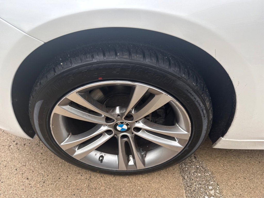 Used 2018 BMW 330i xDrive Sedan AWD/4WD image 19