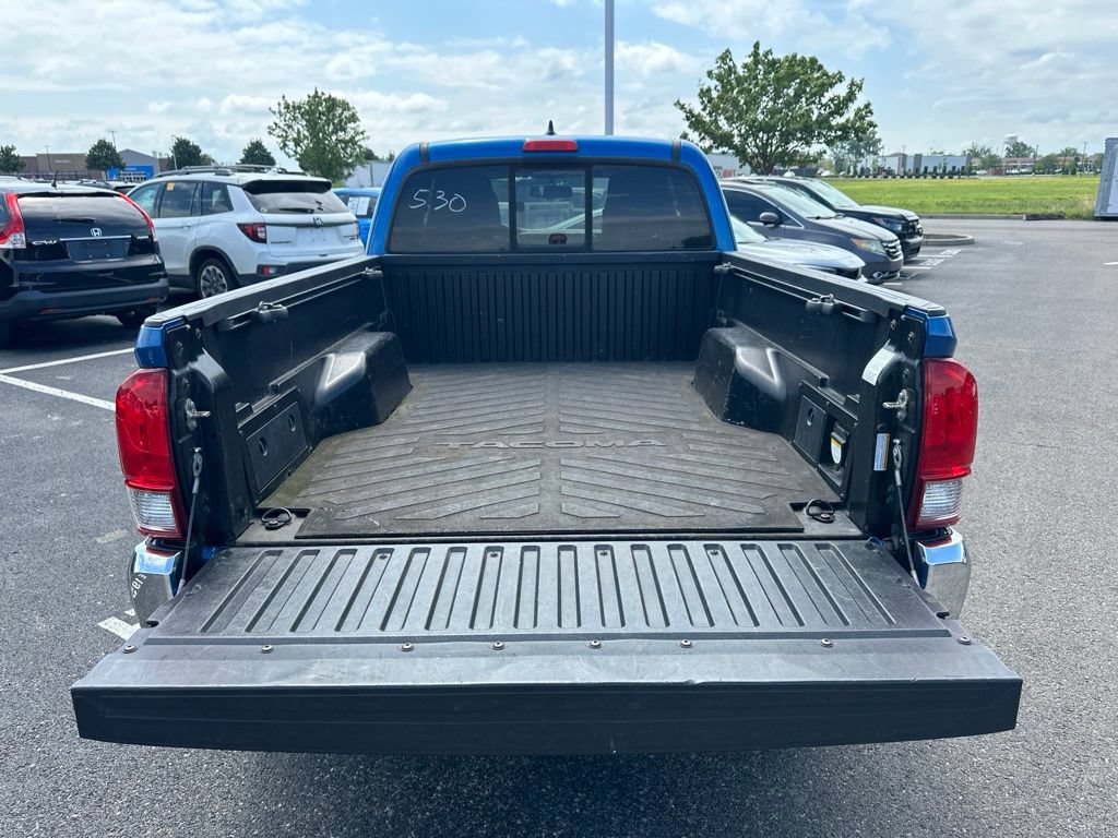 Used 2016 Toyota Tacoma TRD Off-Road w/ Towing Package AWD/4WD image 10