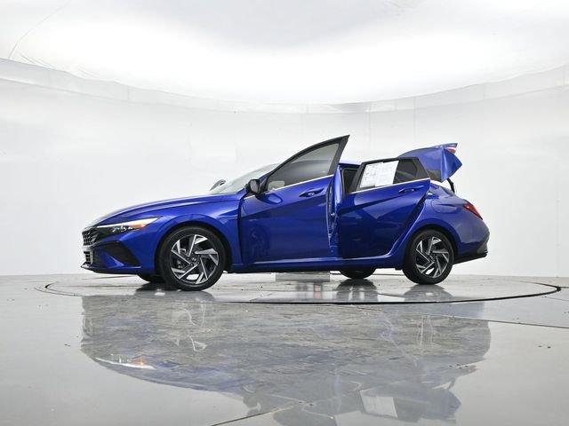 Used 2024 Hyundai Elantra Limited image 51