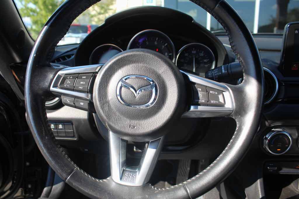 Used 2020 MAZDA MX-5 Miata RF Grand Touring RWD image 16