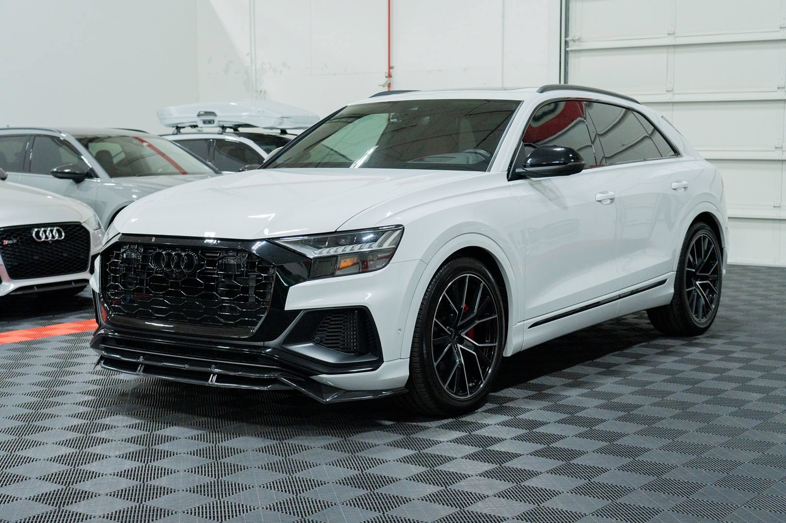 Used 2023 Audi SQ8 Prestige w/ Prestige Package AWD/4WD image 3
