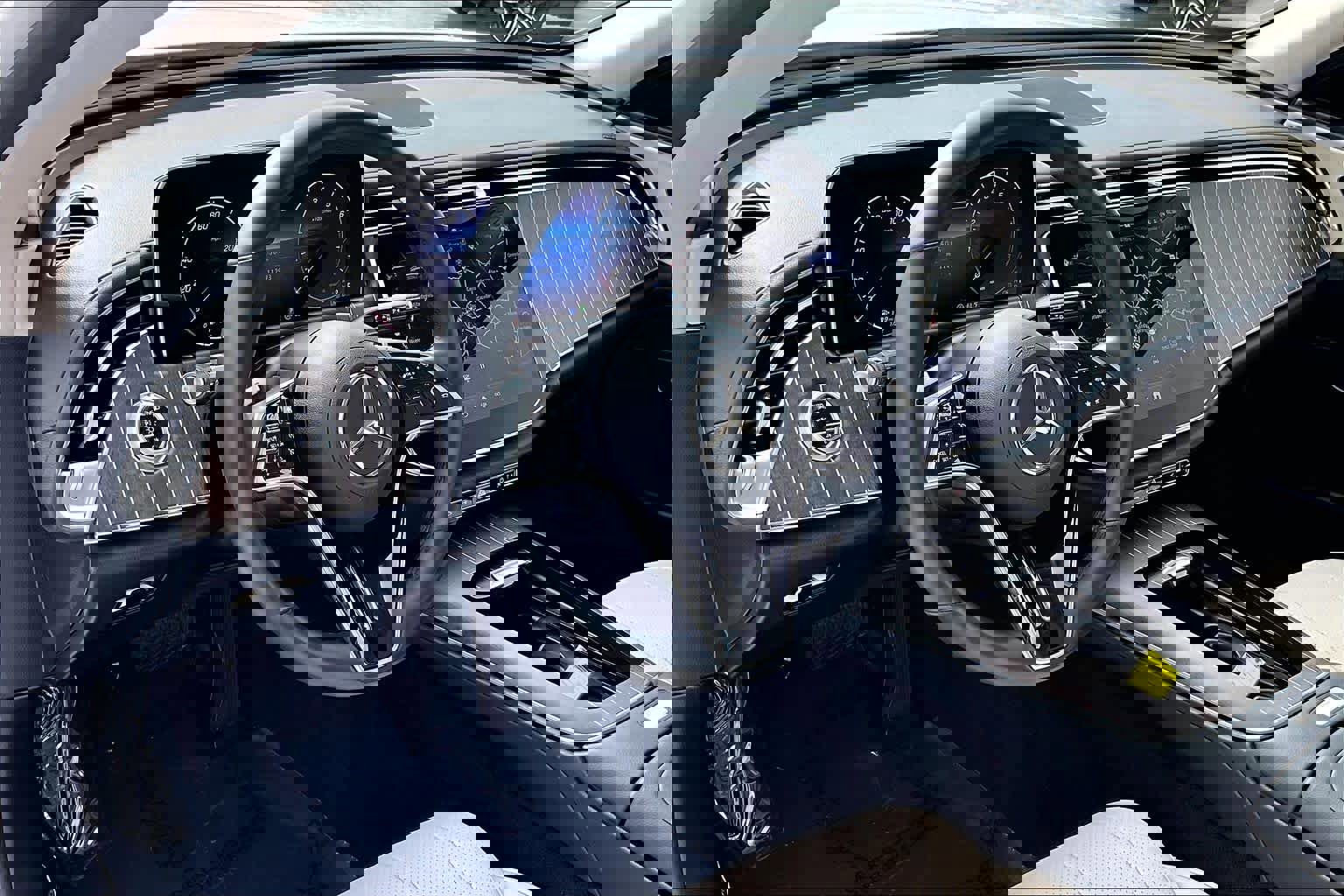 Used 2025 Mercedes-Benz E 350 4MATIC Sedan image 19