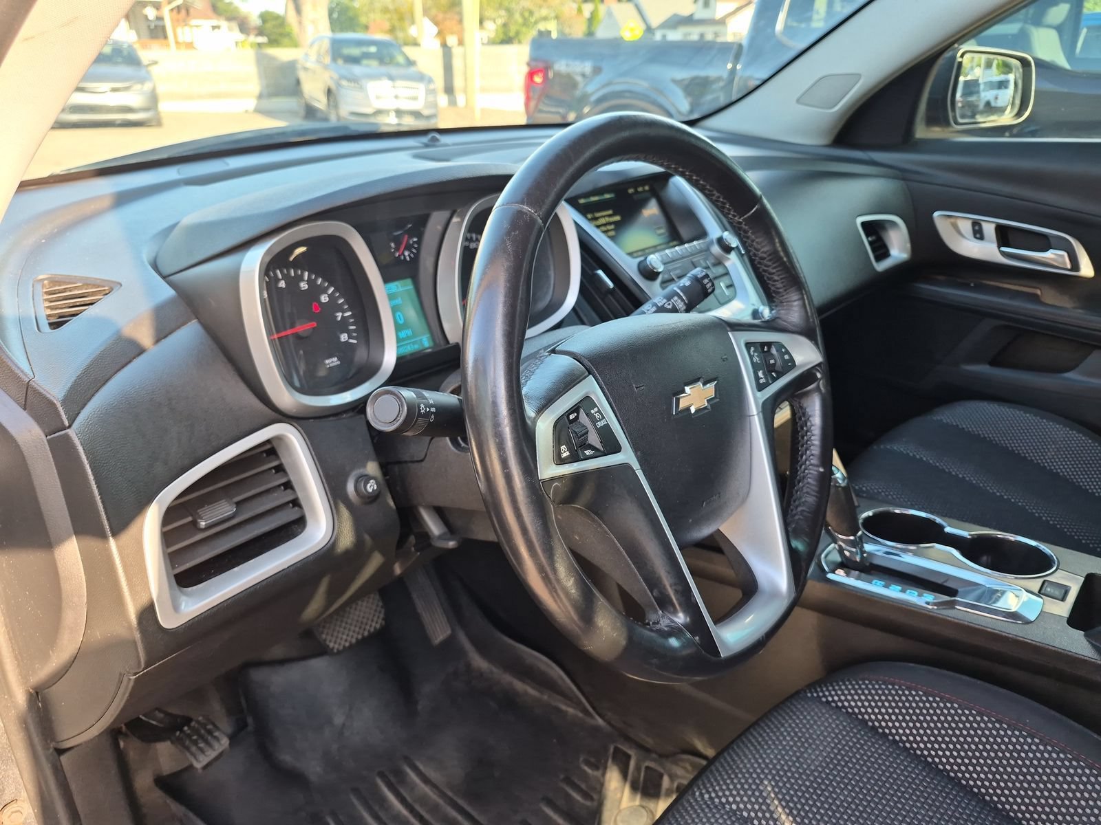 Used 2017 Chevrolet Equinox LT FWD image 11
