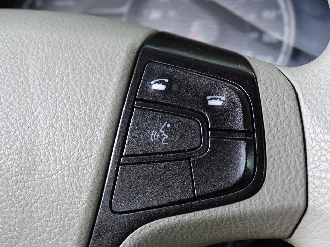 Used 2014 Toyota Sienna LE FWD image 21