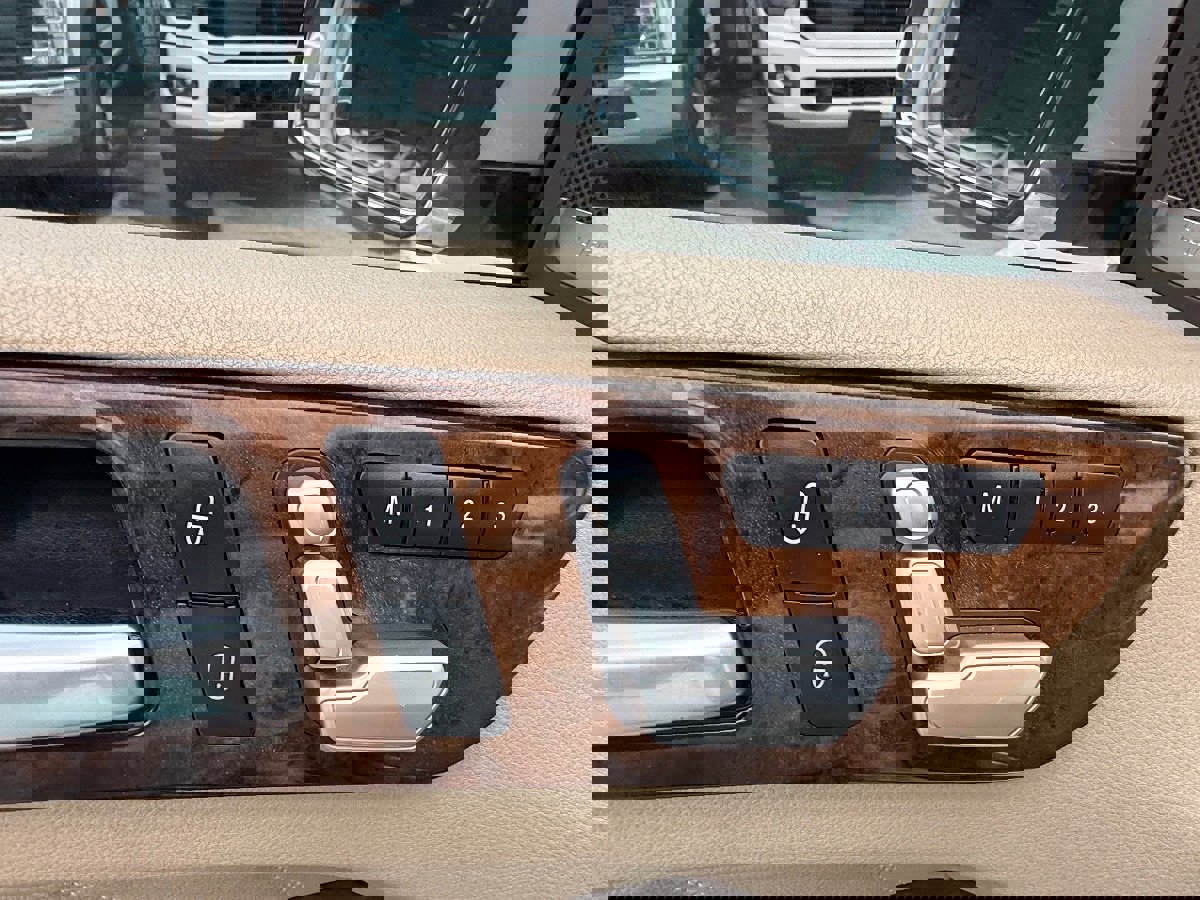 Used 2014 Mercedes-Benz GL 550 4MATIC image 27