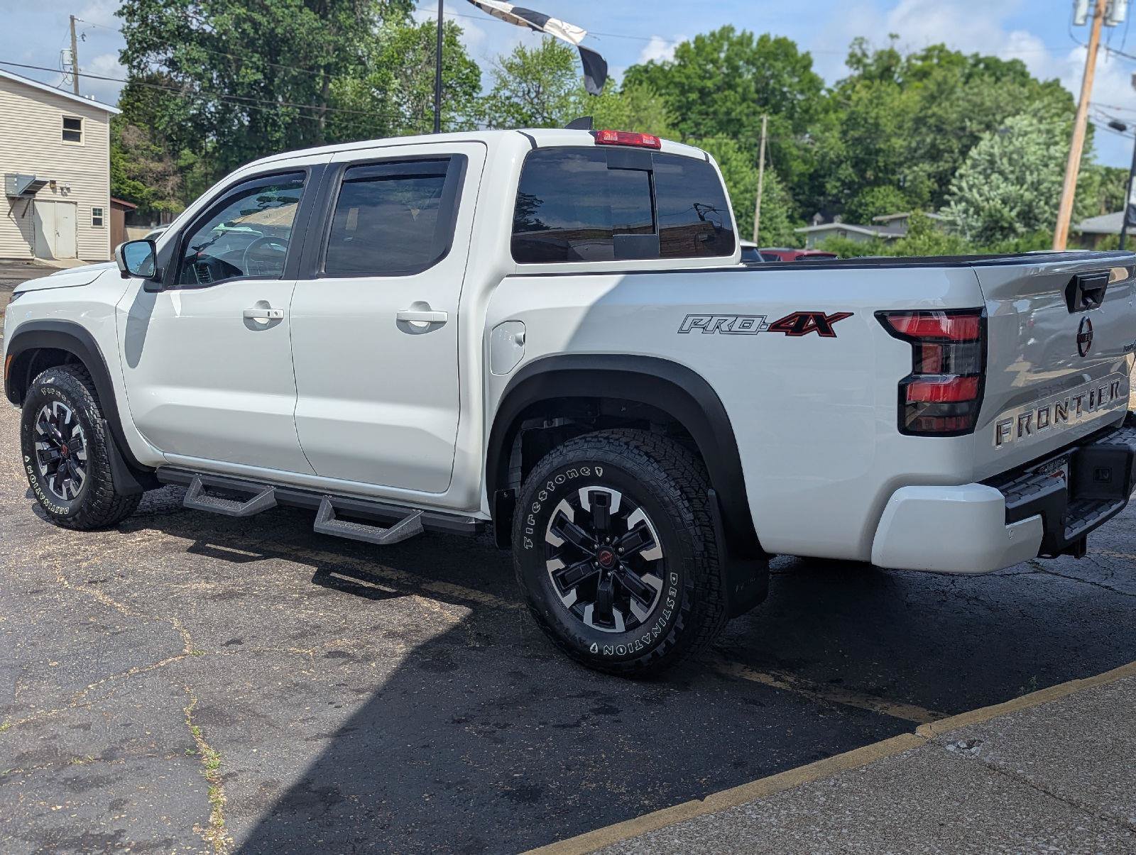Used 2023 Nissan Frontier PRO-4X w/ Pro Convenience Package AWD/4WD image 6