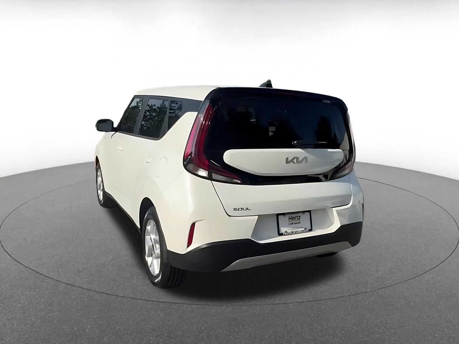 Used 2025 Kia Soul LX w/ LX Technology Package FWD image 11