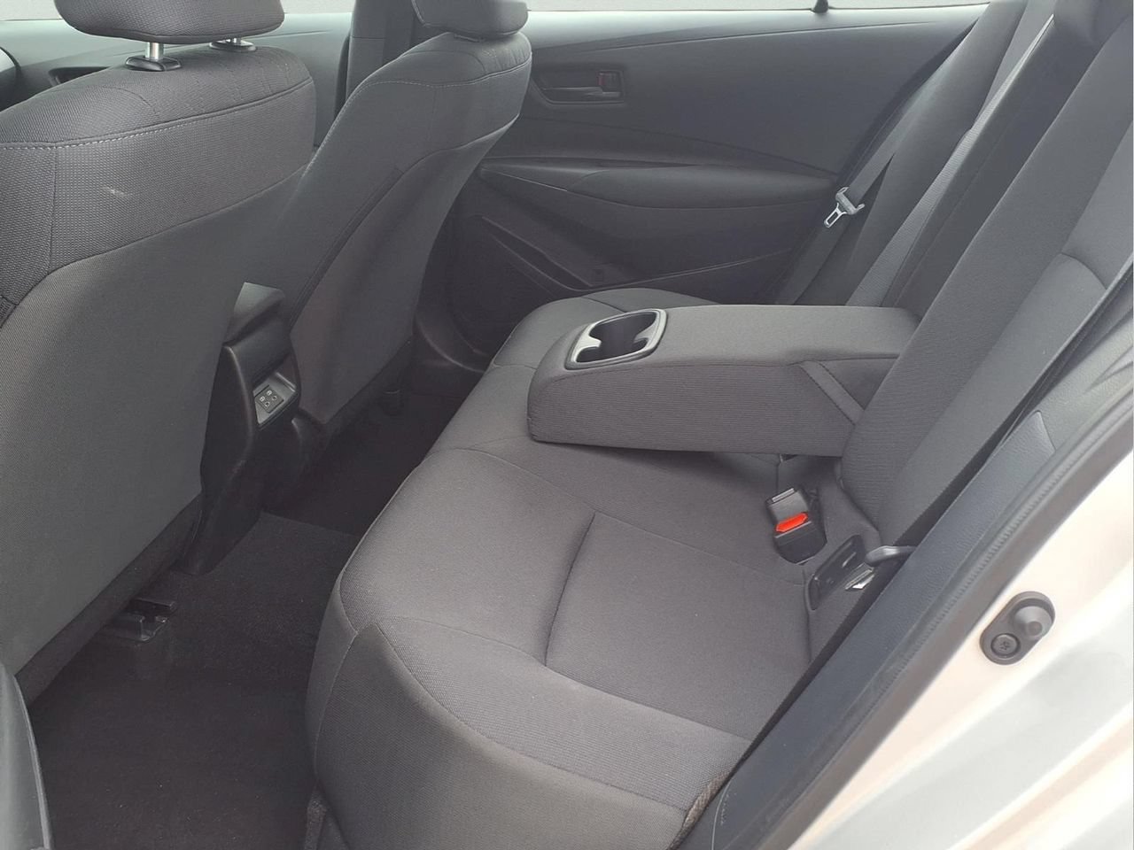 Used 2024 Toyota Corolla LE FWD image 10