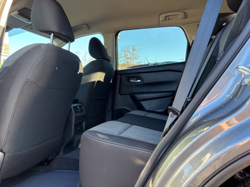 Certified 2026 Nissan Rogue SV FWD image 24
