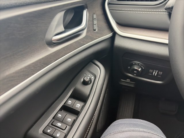New 2026 Jeep Grand Cherokee Limited AWD/4WD image 18
