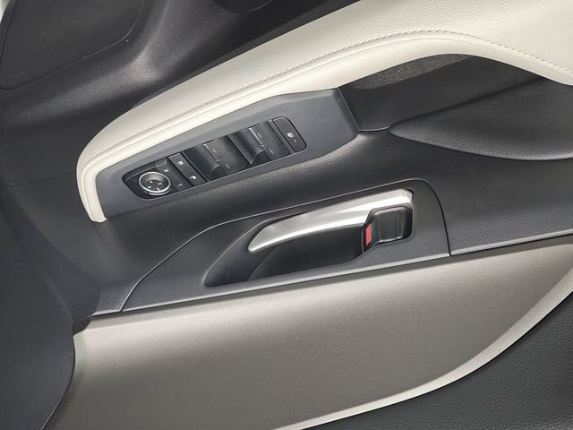 Used 2025 Toyota Grand Highlander FWD image 13