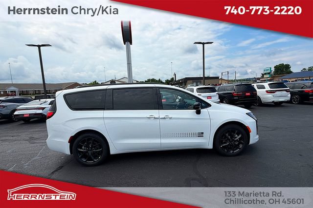 New 2027 Chrysler Pacifica Select FWD image 27