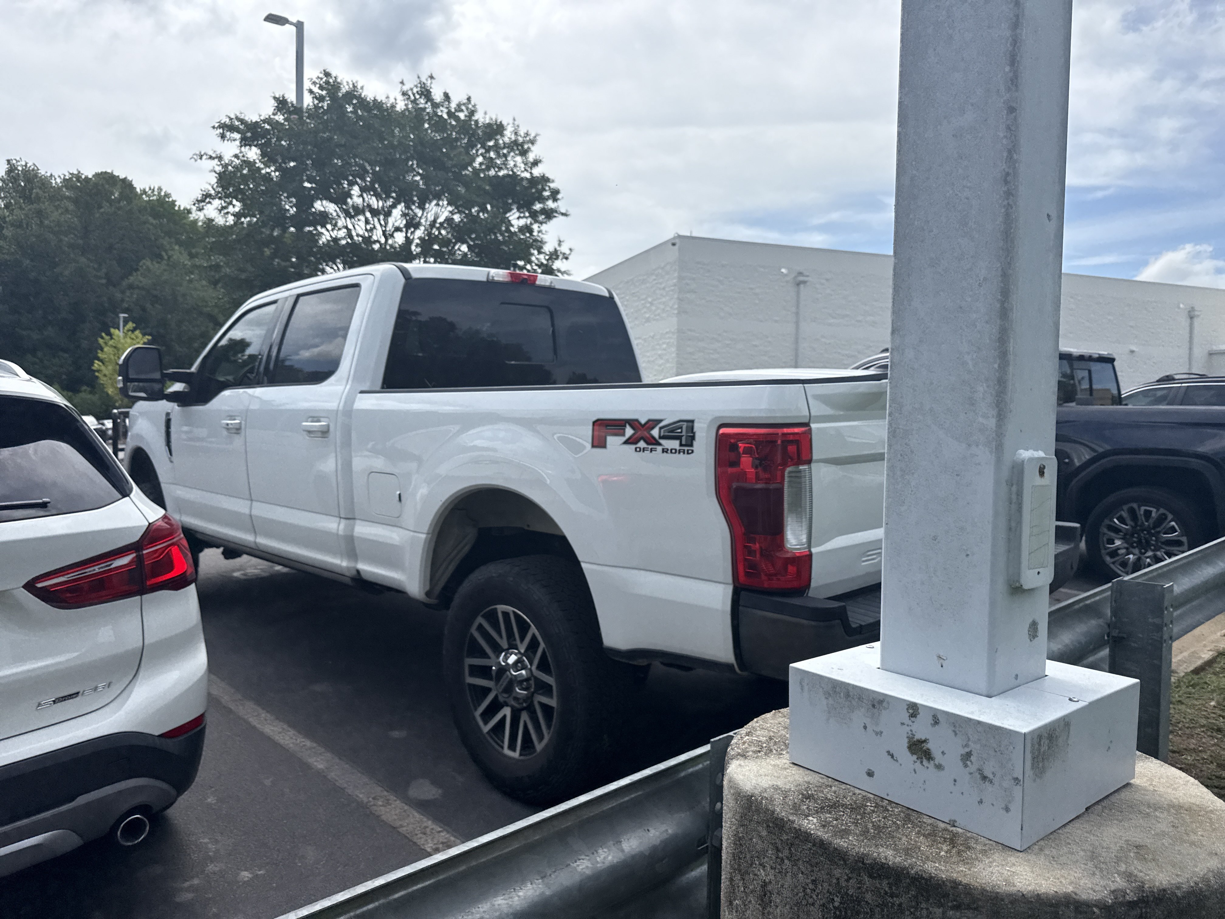 Used 2019 Ford F250 Lariat w/ Lariat Ultimate Package AWD/4WD image 10