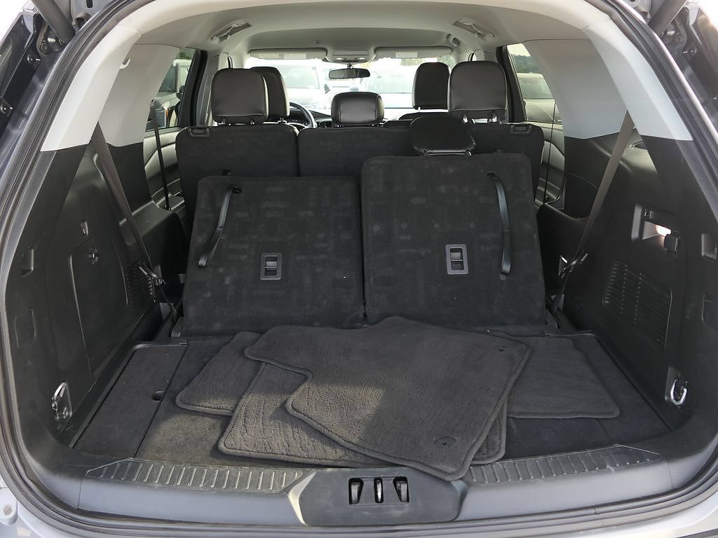 Used 2024 Ford Explorer XLT w/ Equipment Group 202A AWD/4WD image 22