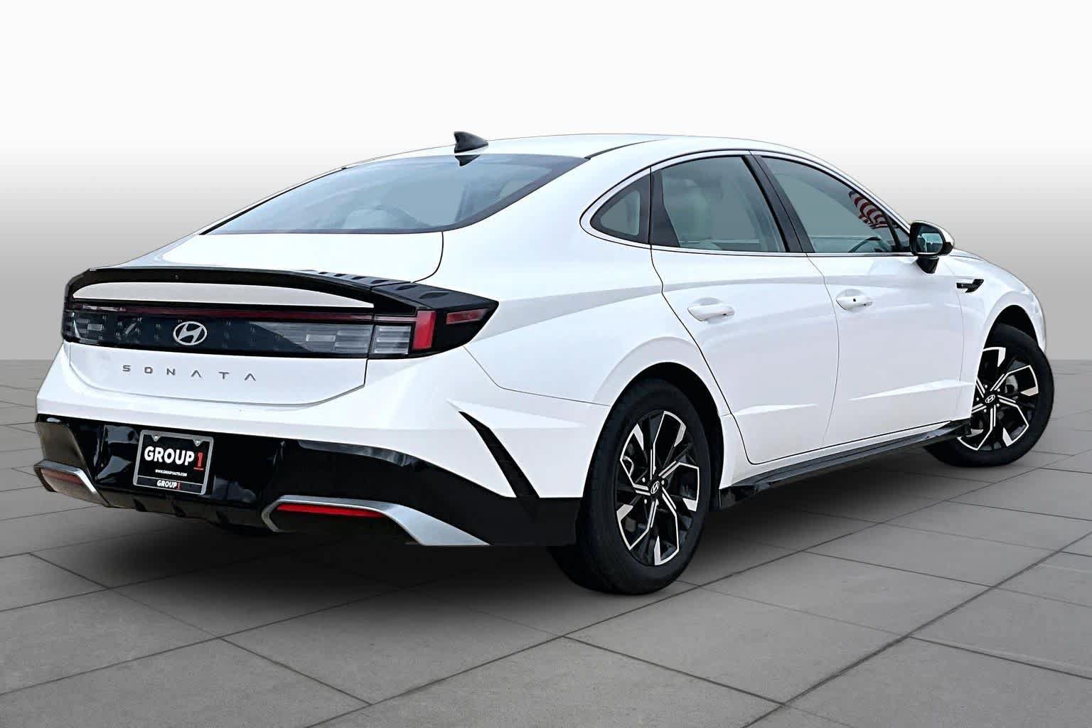 Used 2025 Hyundai Sonata SEL FWD image 11