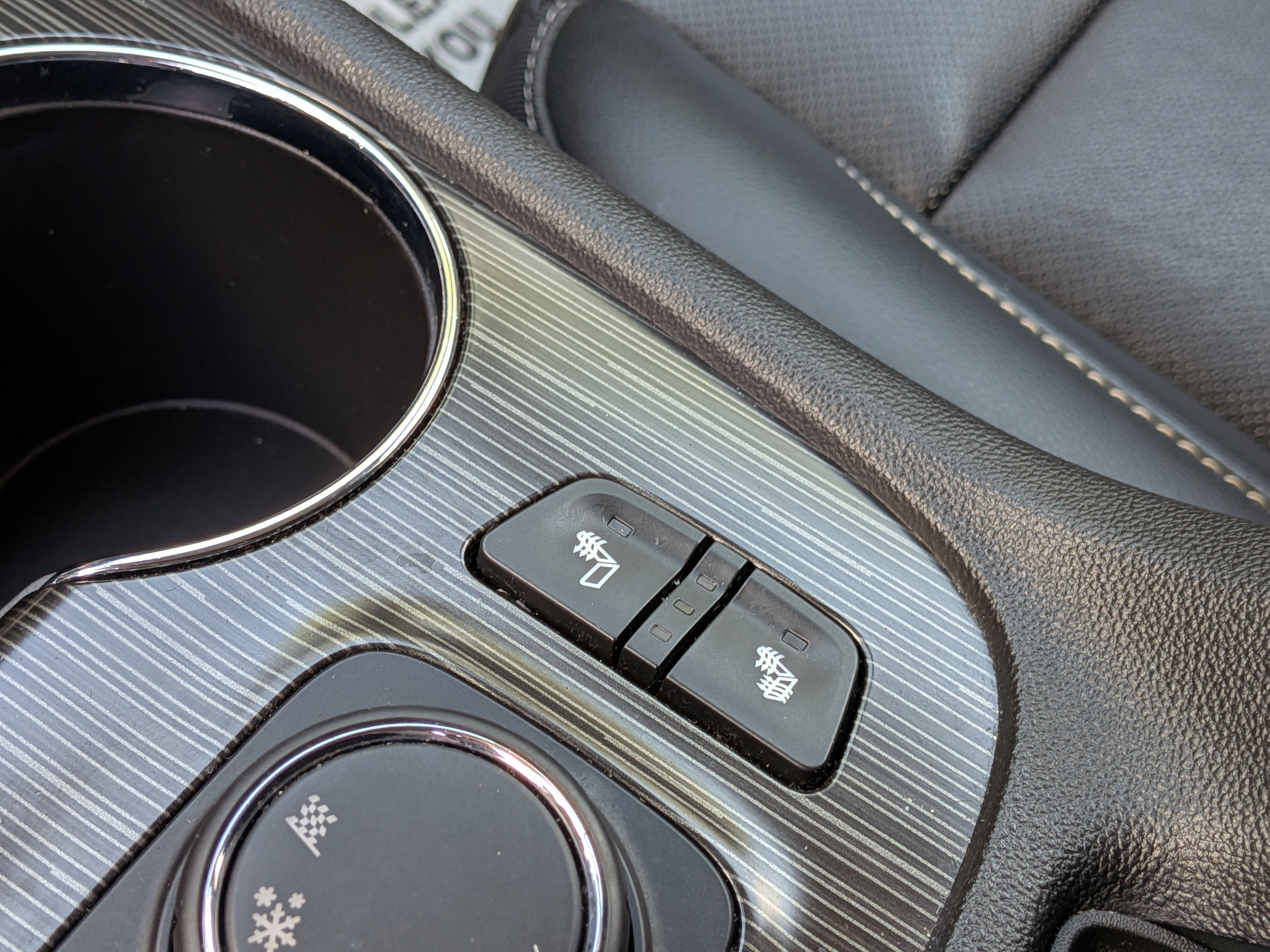 Used 2021 GMC Acadia SLT image 32