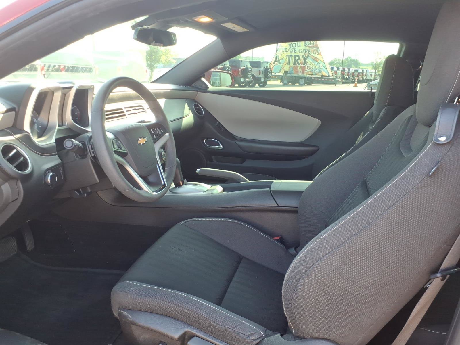Used 2014 Chevrolet Camaro LS RWD image 10