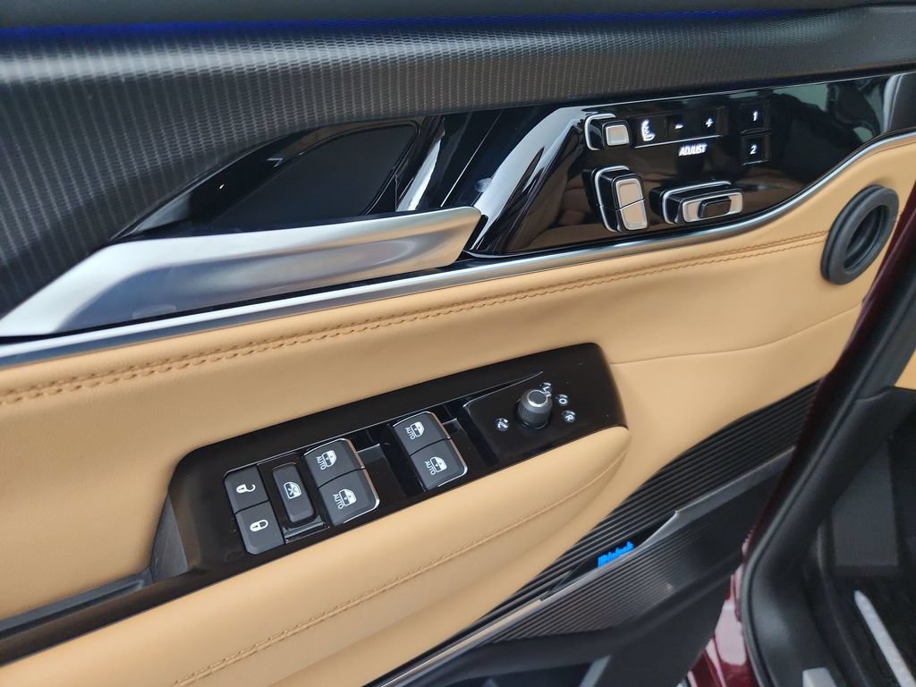 New 2026 Jeep Grand Wagoneer L Summit AWD/4WD image 21