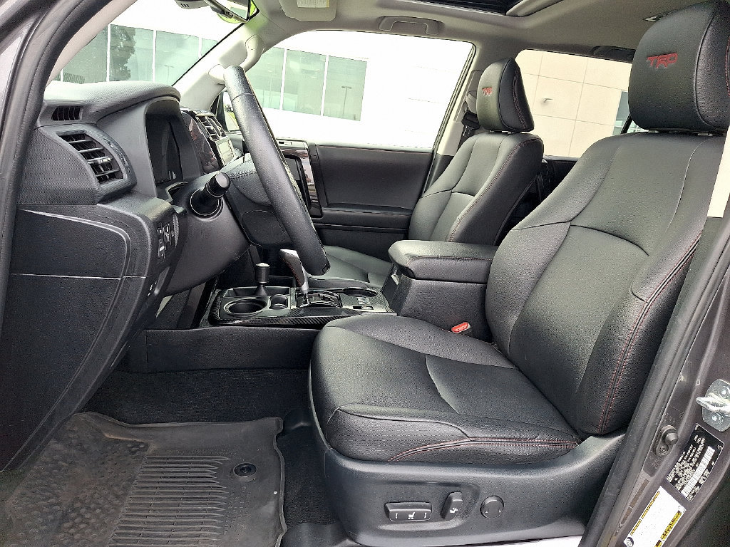Used 2022 Toyota 4Runner TRD Off-Road Premium AWD/4WD image 15