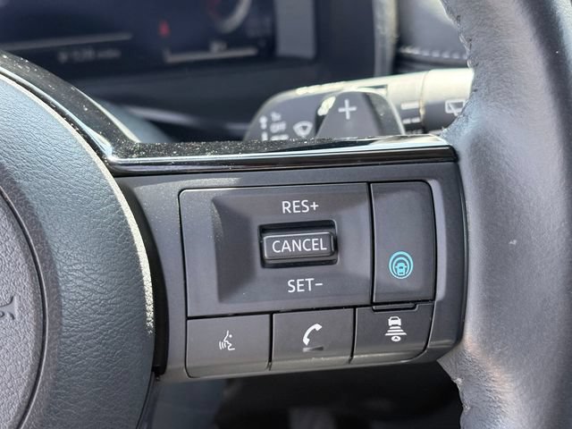 Used 2022 Nissan Rogue Platinum w/ Head-Up Display Package FWD image 15