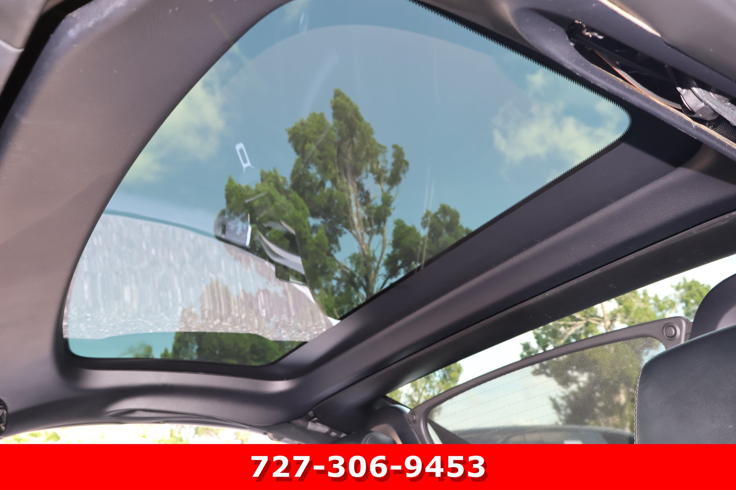 Used 2019 Mercedes-Benz SLC 43 AMG image 4