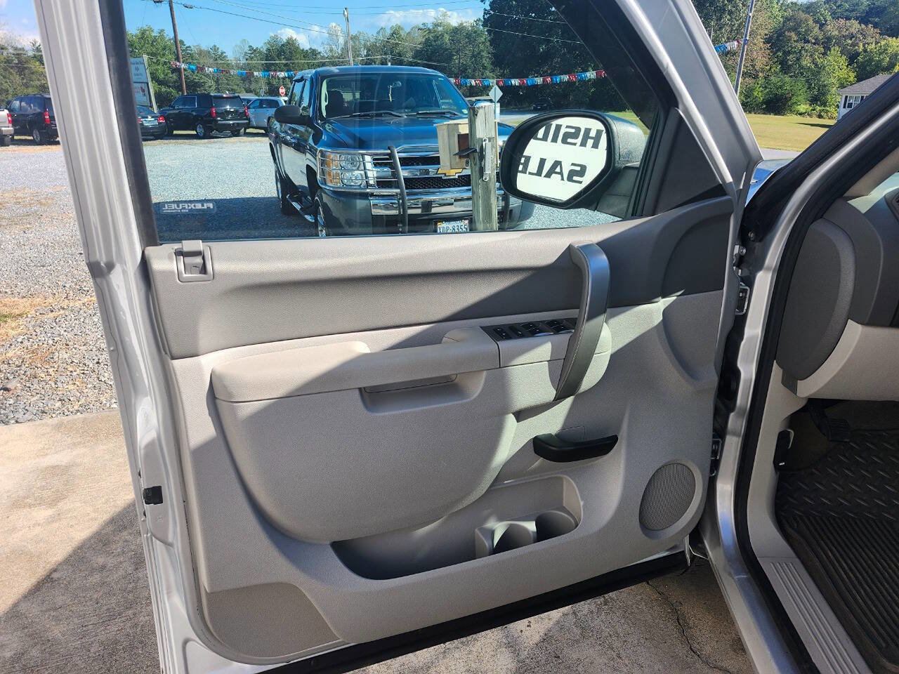 Used 2013 GMC Sierra 1500 SLE w/ Power Tech Package image 9