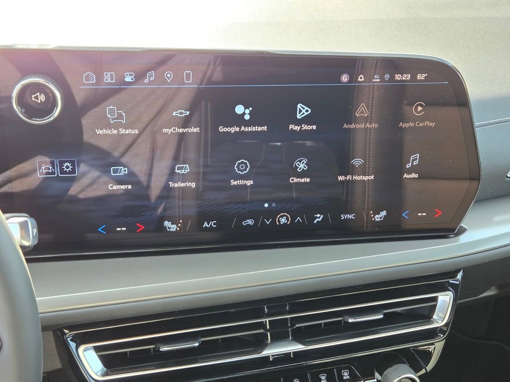 New 2026 Chevrolet Traverse LT w/ Sun and Wheel Package FWD image 13