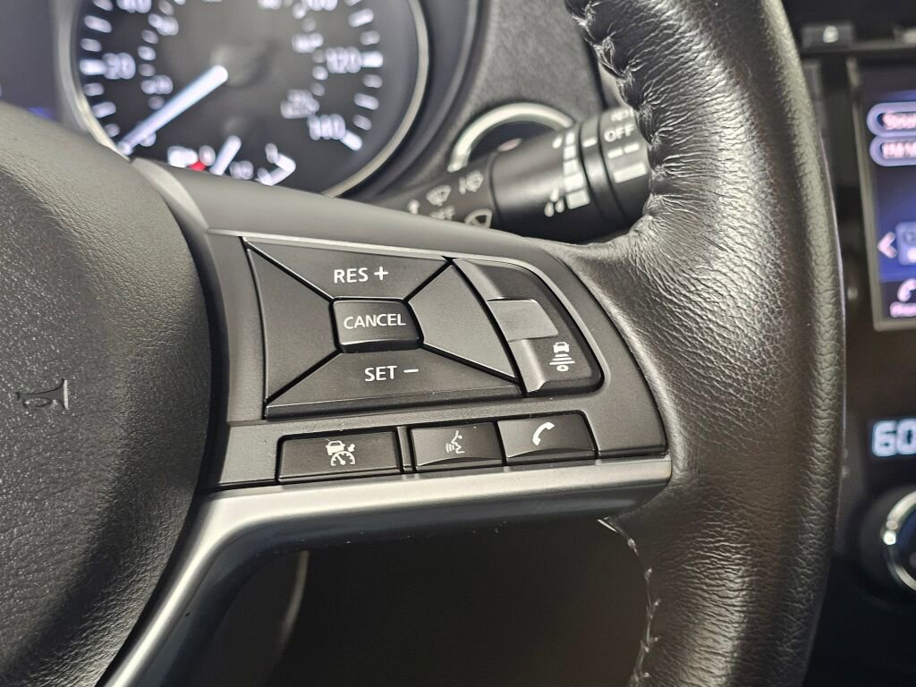 Used 2018 Nissan Rogue SV w/ Sun & Sound Touring Package image 24