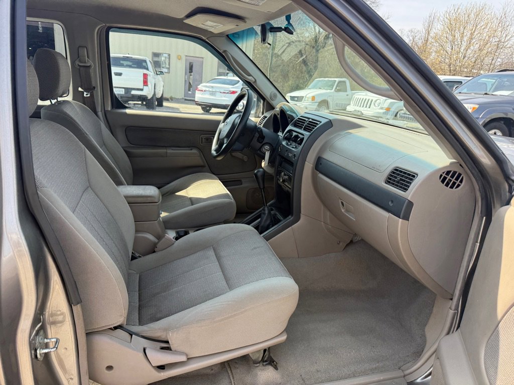 Used 2003 Nissan Frontier XE image 12